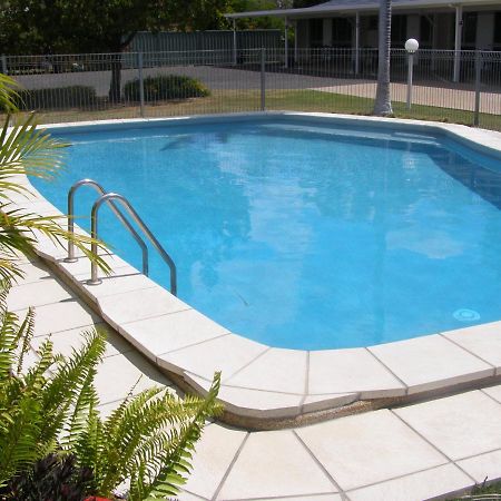Gayndah A Motel Bagian luar foto