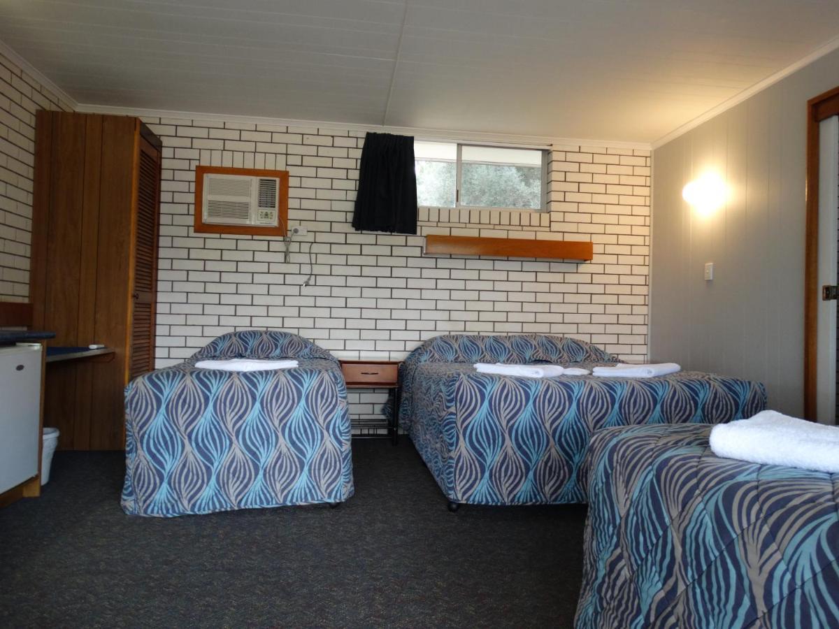 Gayndah A Motel Bagian luar foto