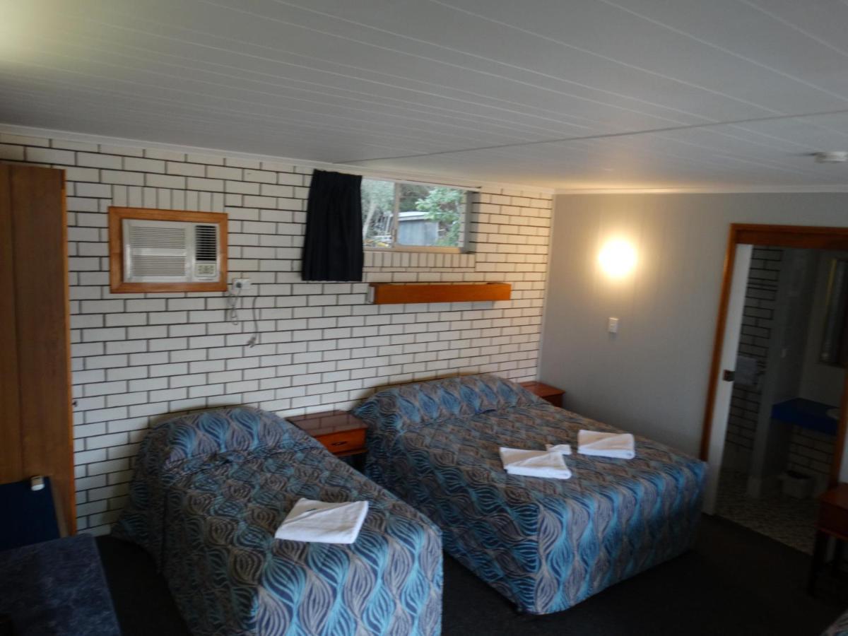 Gayndah A Motel Bagian luar foto