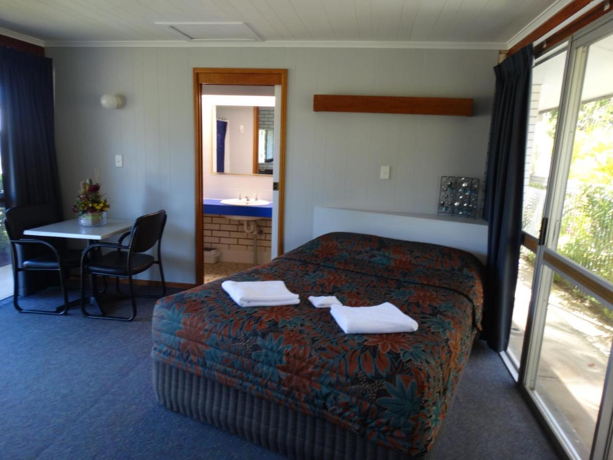Gayndah A Motel Bagian luar foto